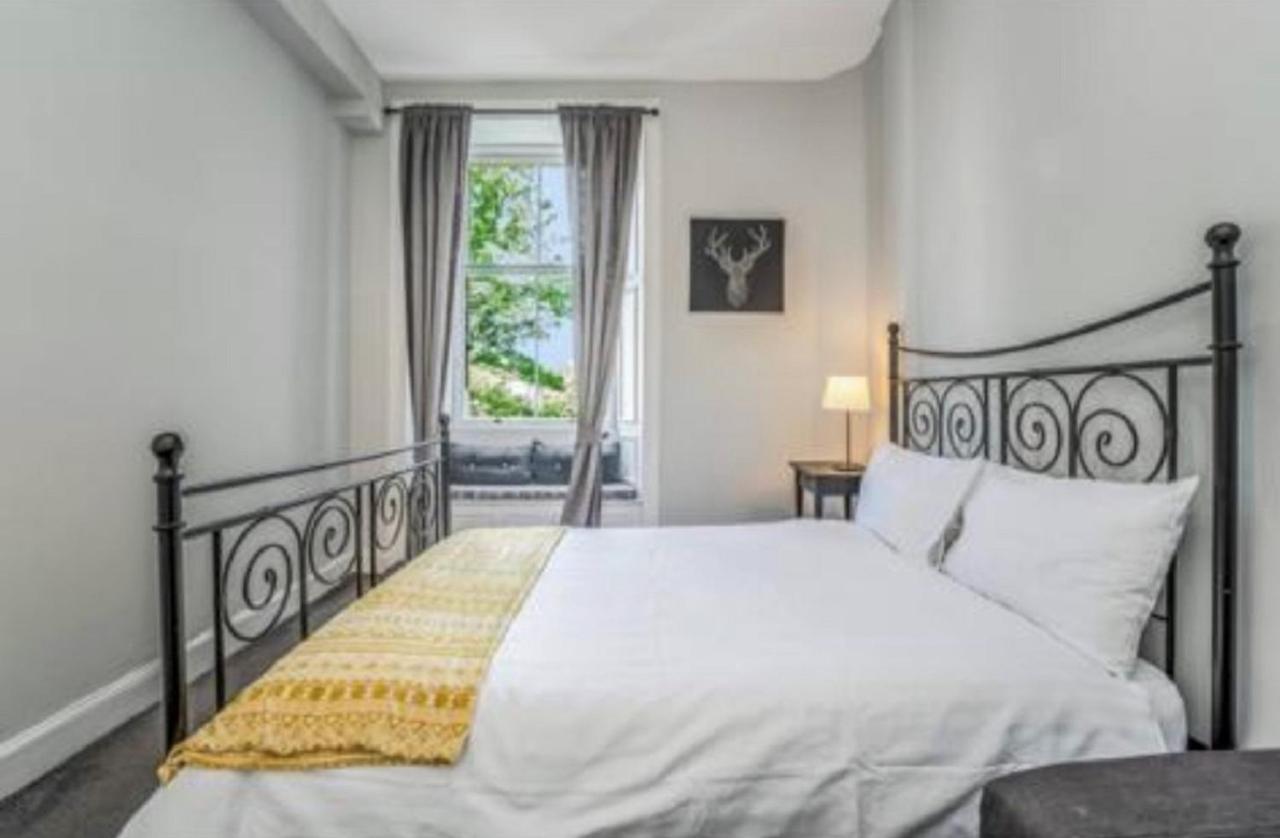 Spacious & Comfortable 3 Bedroom Apartment - Near City Centre - Free Parking Available - Sleeps Up To 5 Guests เอดินบะระ ภายนอก รูปภาพ